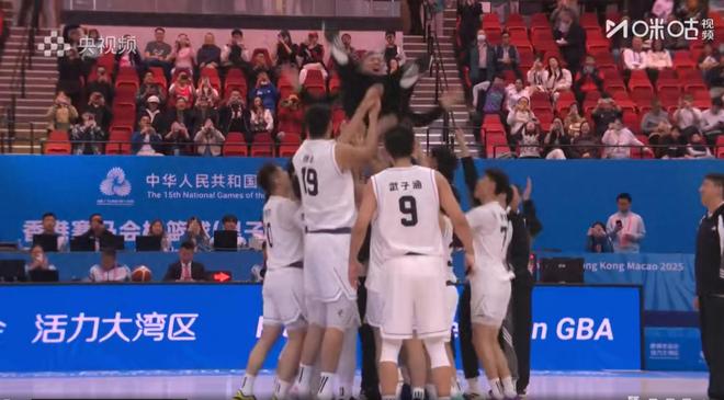 廣東3名CBA球員，在U22決賽合砍0分，球迷：太菜瞭快退出CBA吧