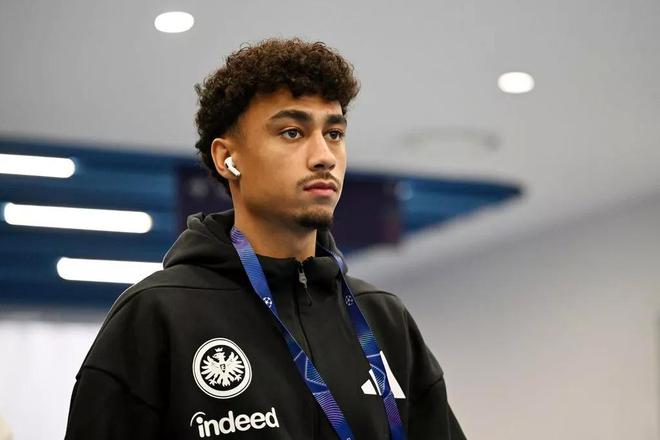 图片报：曼联、曼城&阿森纳在关注法兰克福后卫纳撒尼尔-布朗