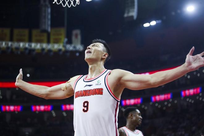 易建聯獲稱贊!男籃國手:他肯定是CBA歷史最佳,風波1年仍未復出