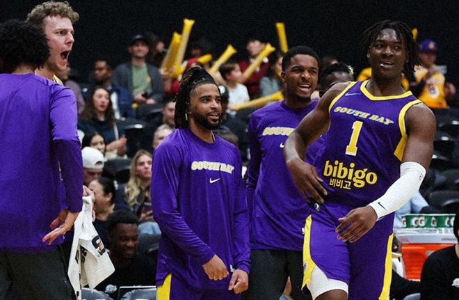 發展聯盟首秀打出攻守兼備表現，湖人側翼新秀的成熟度並不低？