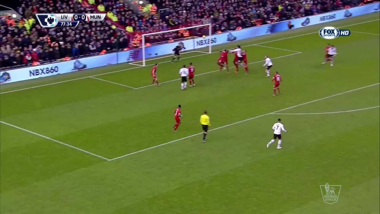 2016年鲁尼绝杀利物浦马奎尔今晚也在同样的位置进球绝杀