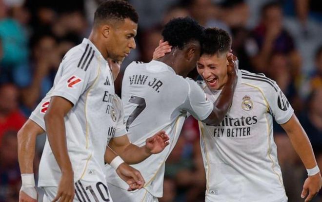 4-3逆转！姆巴佩拯救皇马：欧冠首次大四喜+创33年历史，获评10分