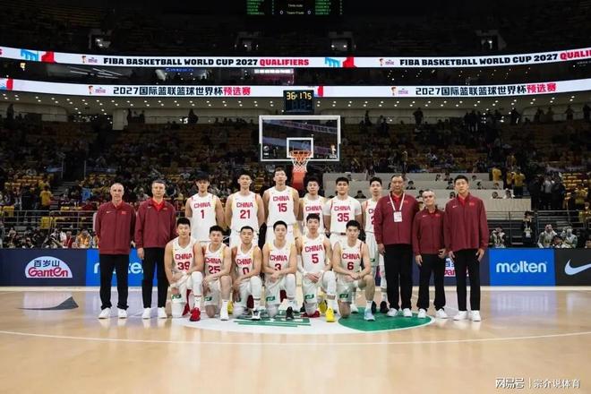 不能忍，中國男籃4分慘敗韓國，三人必須淘汰，胡明軒2分再夢遊