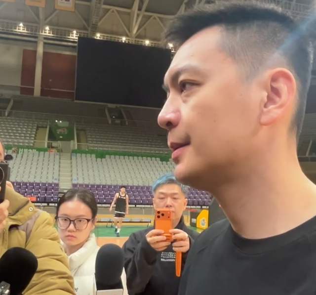 遼籃媒體日采訪！楊鳴定位季後賽，莫蘭德談困境，張陳回應困難！