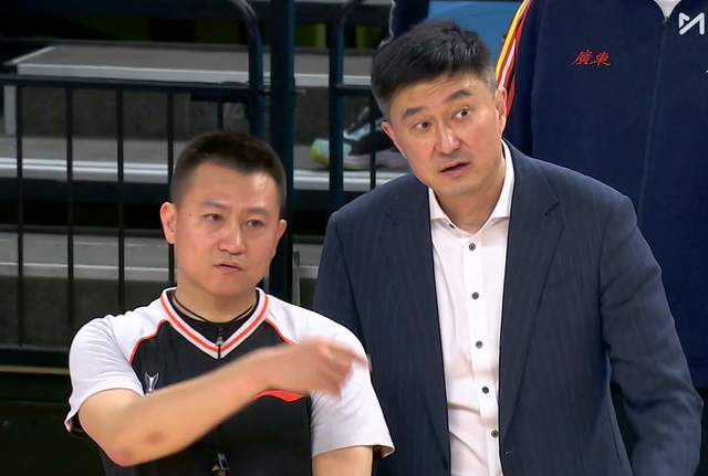 26分大勝！廣東輕取魚腩，徐傑爆砍18+4+8，強援16中4讓杜鋒難受