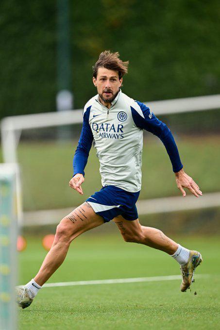 阿切尔比拉伤大腿，提前告别2025