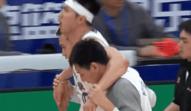 北控太慘！沈梓捷剛遭嚴重傷勢，鄒雨宸也崴腳，僅剩杜伯超能用瞭