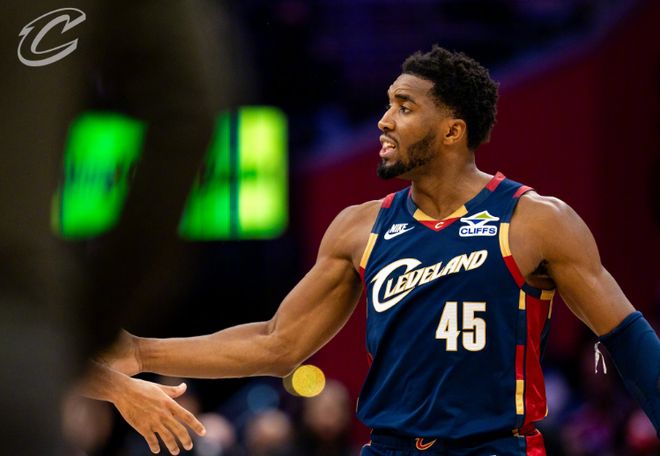 騎士加時0分爆冷惜敗黃蜂：米切爾三分11中1 米勒25+13獻扳平球