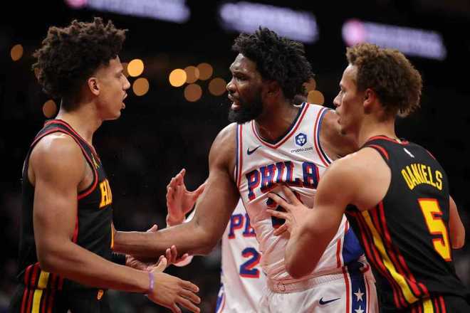 傑倫連續4場三雙老鷹雙殺76人 喬治35分加盟新高恩比德22+14